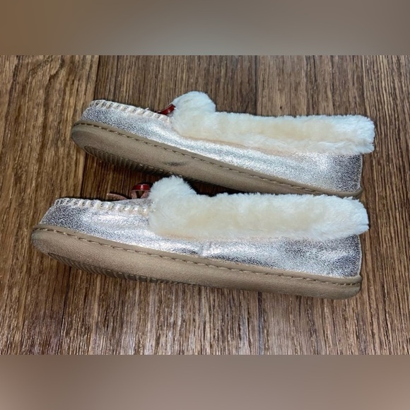 Old Navy Slippers Size 7 - Picture 3 of 10